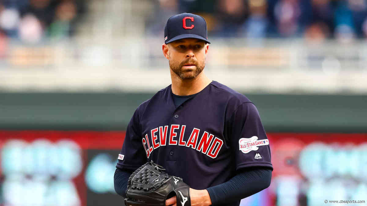 Rangers acquire Corey Kluber from Indians in latest hot stove shake-up