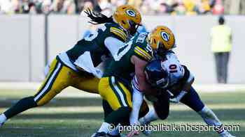 Packers stay atop NFC North, knock off Bears