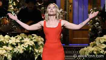 Scarlett Johansson teases fiancé Colin Jost during SNL hosting duties