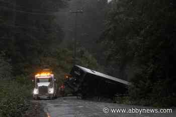 Bus carrying Victoria students crashed after it moved for another vehicle: police