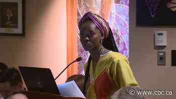 School board lifts ban on mother in do-rag feud, denies conduct was racially motivated