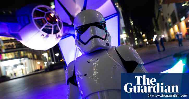 Star Wars v Cats: blockbusters compete for UK box office