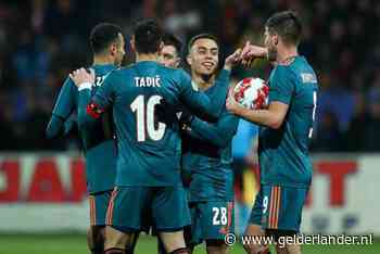 Ajax overleeft hete slotfase bij Telstar en bekert met moeite verder