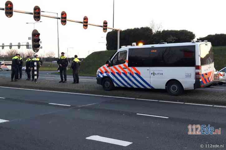 Jongens uit Lunteren opgepakt voor gooien zwaar vuurwerk naar motoragenten