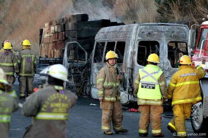 14 killed in fiery family mini-bus crash in Mexico