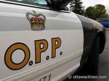 Man spotted hanging on to moving truck on Hwy. 401: OPP