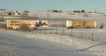 Alberta landowners taking Foothills County to court over removal of signs on private property