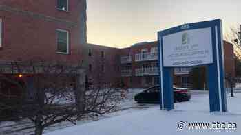 Man with Alzheimer's dies after being found outside seniors' residence