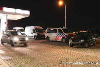 Auto's botsen op elkaar bij ‘kerstborrel-alcoholcontrole’ in Veenendaal