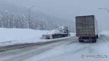 Southern B.C. highways 'right in the middle' of winter storm ahead of Christmas travel weekend