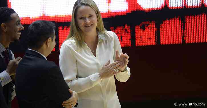 Lynne Roberts notches 300th career basketball victory in Utah women’s romp over Weber State