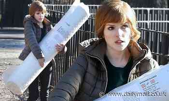 Anna Kendrick lugs a giant roll up mattress around NYC as she films her new show  Love Life