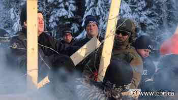 Reports of RCMP snipers dispatched to Wet'suwet'en blockade 'concerning,' says Indigenous services minister