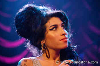 Amy Winehouse Museum Exhibit, Auction Dedicated to Singer’s Style