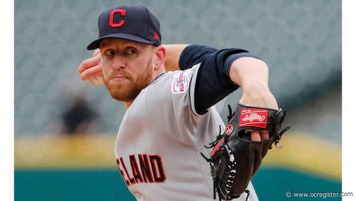 Angels sign reliever Neil Ramírez to minor-league deal