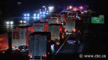 Fatal crash southeast of Guelph closes westbound Highway 401
