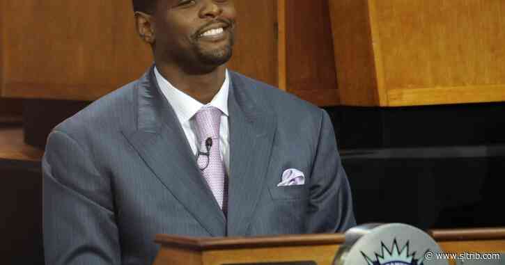 Eric Walden: Chris Webber is still not in the Basketball Hall of Fame. Why? The Michigan scandal. Which is ridiculous.