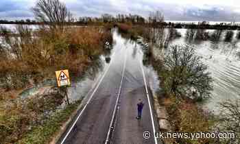 UK weather: floods and rain hit Christmas getaway