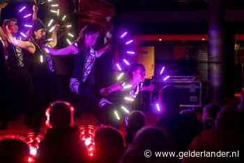 Lampegiet verrast de stad met buitenspektakel