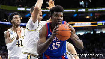 Kansas vs. Villanova score: Wildcats upset top-ranked Jayhawks, the fifth No. 1 team to go down this season