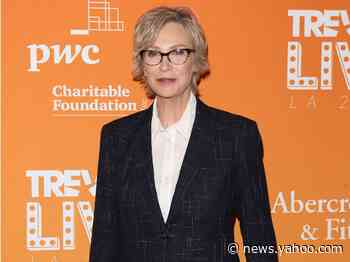 Jane Lynch criticized Elizabeth Warren for stoking 'class warfare' and praised 'guileless' Pete Buttigieg