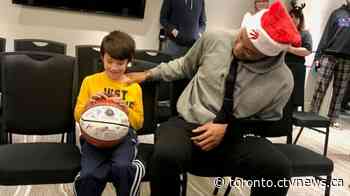 Raptors’ Norman Powell spreads holiday cheer with residents displaced by Gosford Blvd. fire