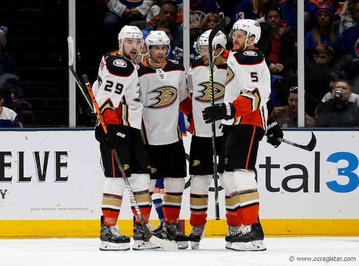 Silfverberg gives Ducks shootout win over Islanders