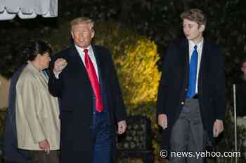 Trump escapes chill of Washington for Florida holiday