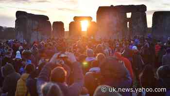 In Pictures: Winter solstice celebrated at Stonehenge
