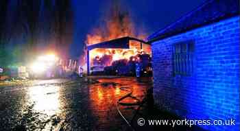 Huge straw fire in Healaugh