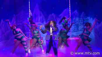 From Gucci Trench Coats To Twerking Christmas Gifts: Lizzo’s SNL Debut Was Exhilarating