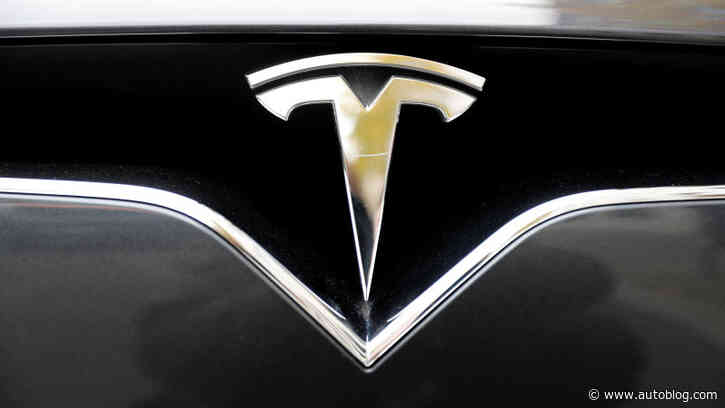 Mahjong, cartoons coming to Tesla car screens in China next year