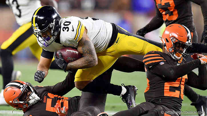 James Conner Pulled From Game After Injuring Thigh