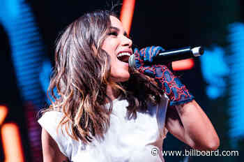 Anitta Ran Into Mariah Carey in Aspen and Started Bawling: 'That's All I Wanted For Christmas!'