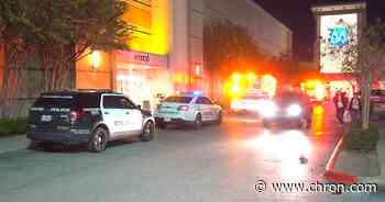Shoppers flee after apparent smash-and-grab at Memorial City Mall