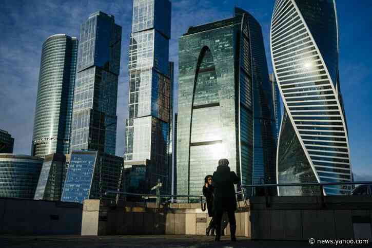 Moscow wonders where winter has gone