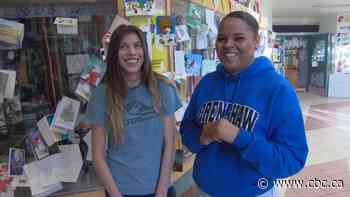 'We're not alone anymore': Christmas cards lining hallways at Makwa Sahgaiehcan First Nation School