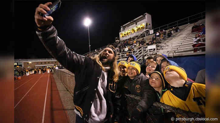 New England Patriot Chase Winovich Pays Off Lunch Debt For Thomas Jefferson HS Students