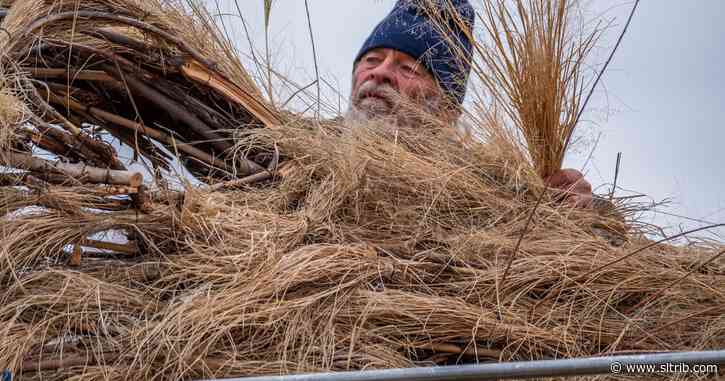 Bluff artist Joe Pachak burns a three-story raven sculpture in annual tribute to winter solstice