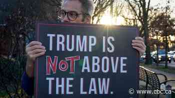 Leading Republican senator hasn't ruled out Democrats' call for impeachment trial witnesses