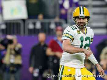 Aaron Rodgers’ third pick of year leads to Vikings touchdown