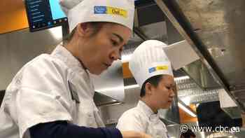 Restaurant industry faces critical worker shortage as holiday demand peaks