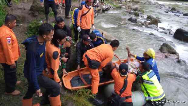 28 killed as bus plunges into ravine in Indonesia