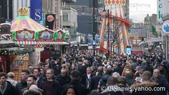 In Pictures: Christmas shoppers pick up last-minute presents