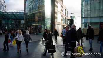 High street feels the pinch as last-minute Christmas shopping drops