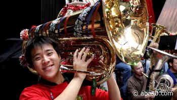 Complete strangers collaborate for this awesome tuba Christmas concert
