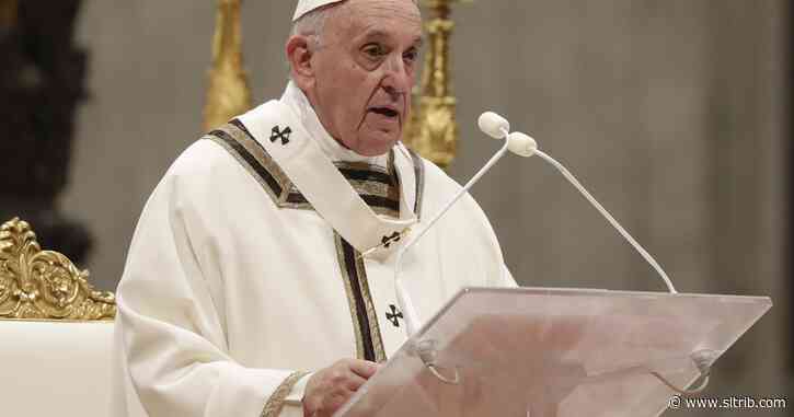 Do not lose hope, Pope Francis says at Christmas vigil, God loves you no matter what