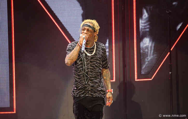 Lil Wayne “on board private jet” searched by federal agents for drugs and guns