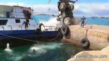 Sunken boat still spilling diesel off Galapagos