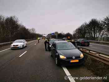 Kerstshoppers in de file na dubbele botsing op A12 bij Duiven